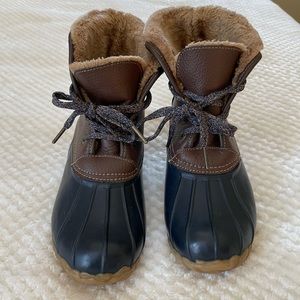 Sports Duck Boots